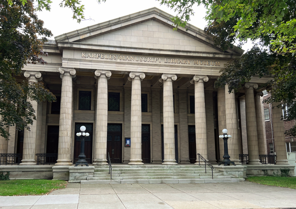 Buffalo New York Museum Outside